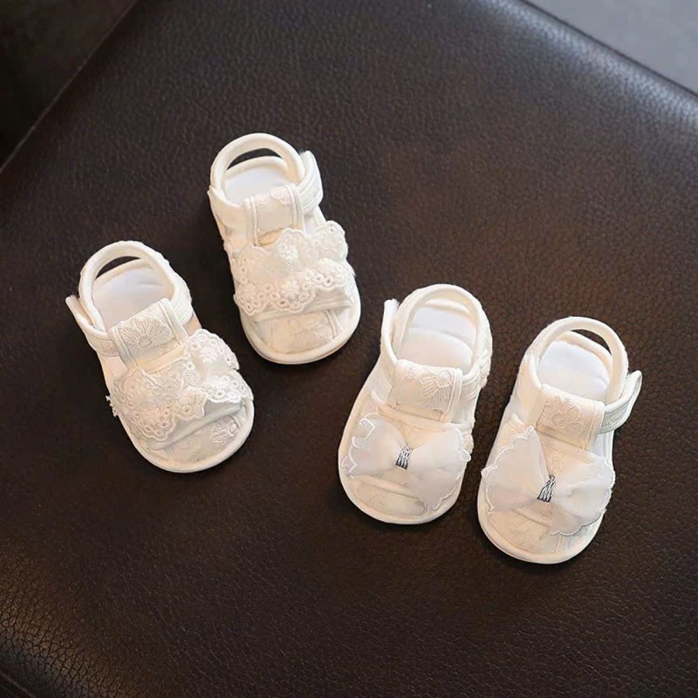 Giày vải ren tập đi kem chống trượt cho bé gái