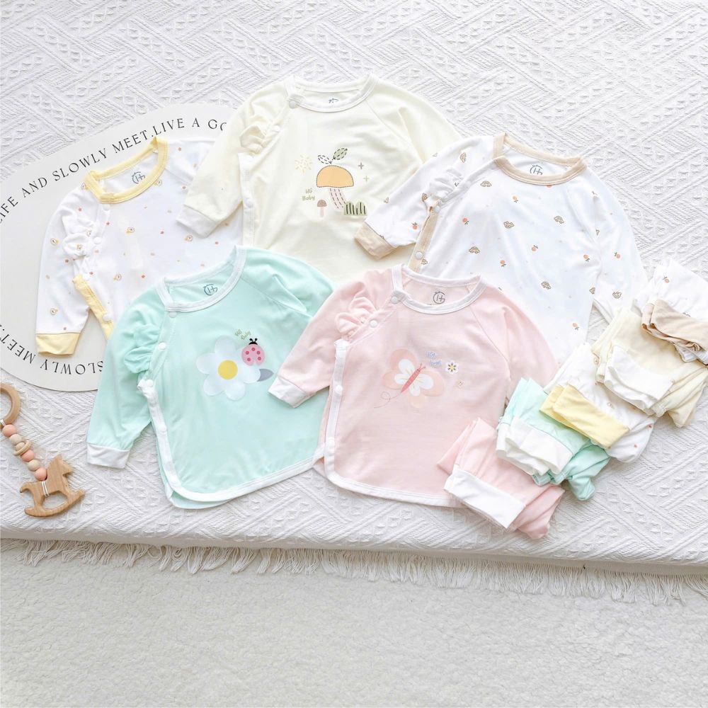 Bộ dài sơ sinh cài lệch HG Kids vạt bầu cho bé
