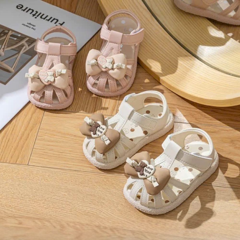 Giày sandal tập đi nơ đính gấu Love Bear cho bé