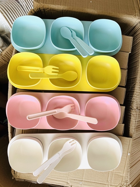 Set Khay Bát Dài Sợi Tre Màu Ngẫu Nhiên