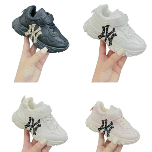 Giày thể thao in chữ NY