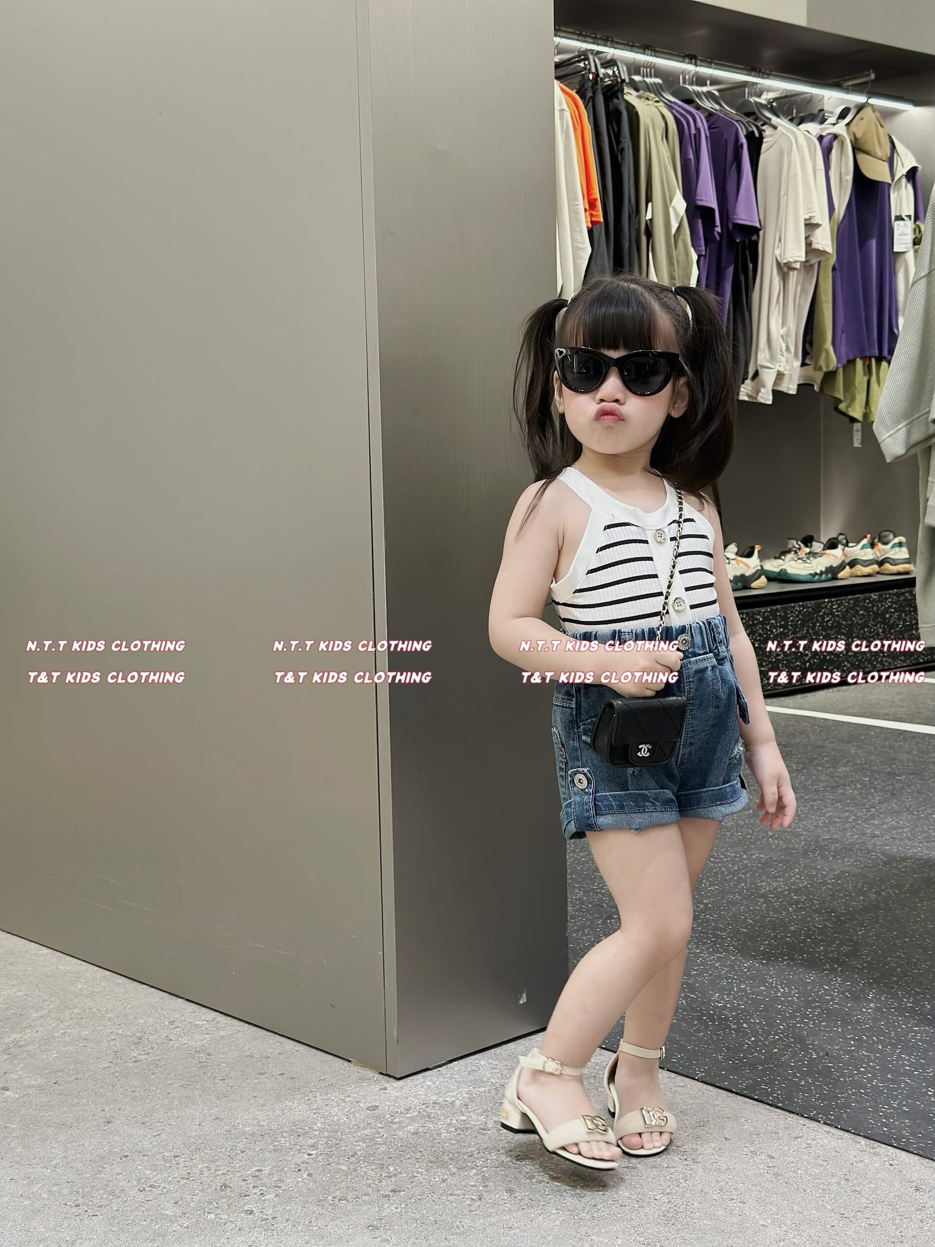 Set bộ áo dây tăm và quần short bò