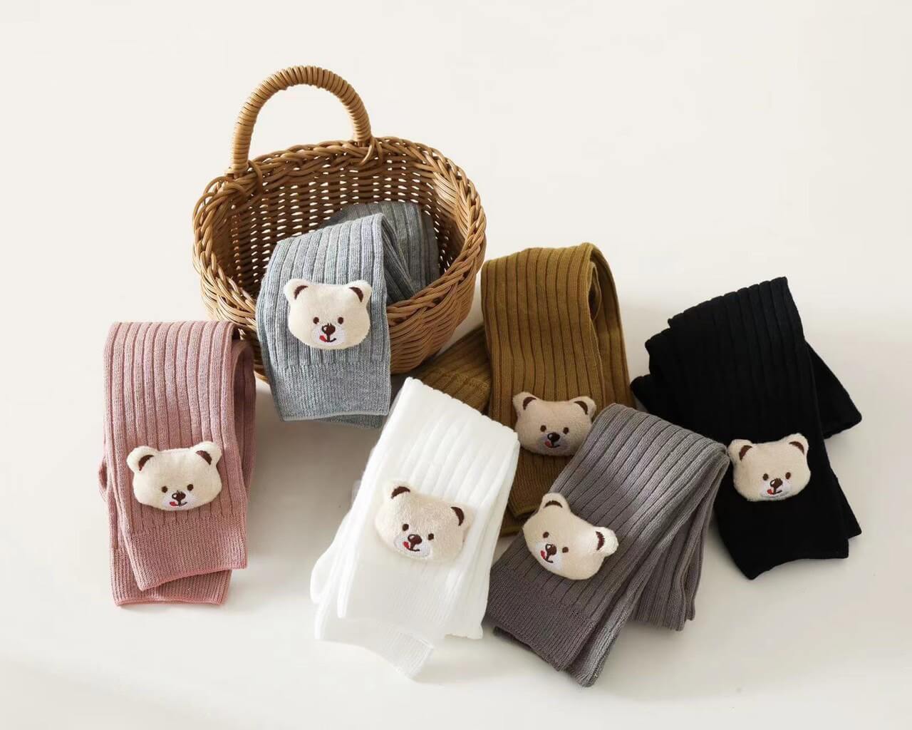 Quần tất gấu bé gái