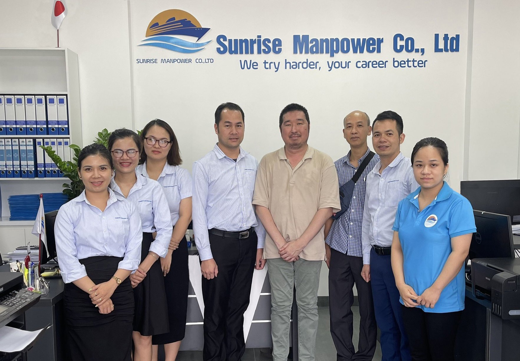 WARMLY WELCOME JAPANESE EMBASSY TO VISIT COMPANY