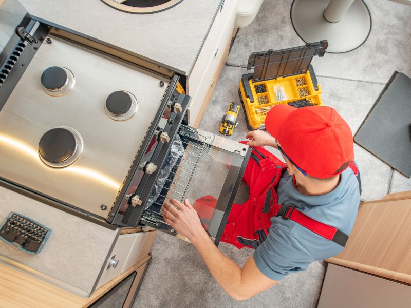 Mặt kính bếp từ bị nứt có dùng được không? Tuyệt đối không!
