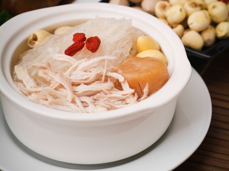 Món yến chưng bằng nồi nấu chậm thơm ngon