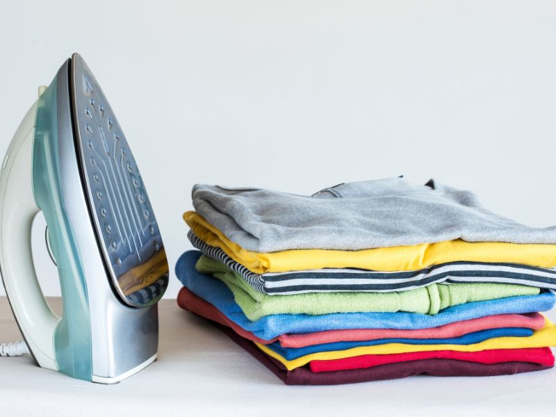 Hướng dẫn sử dụng bàn ủi khô an toàn