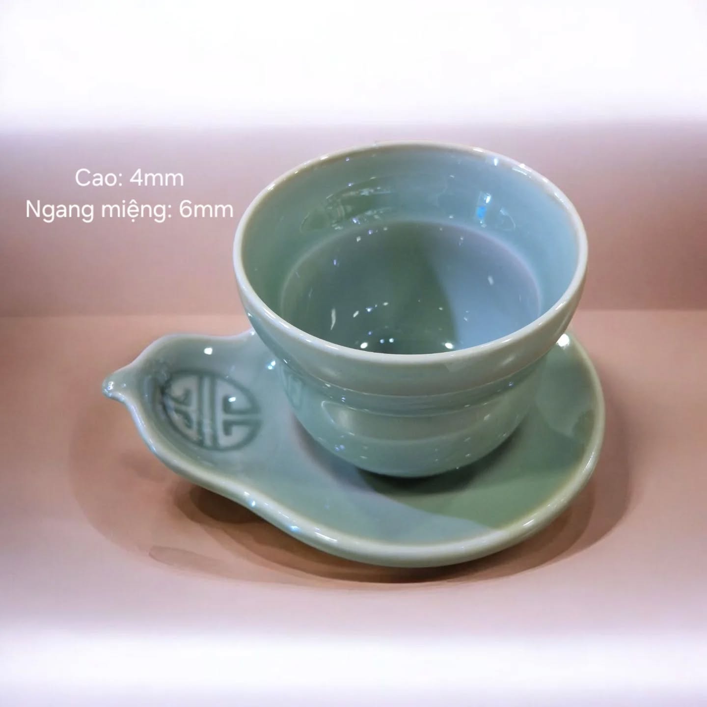 Ly trà sứ Đức Hóa, men Việt Diêu