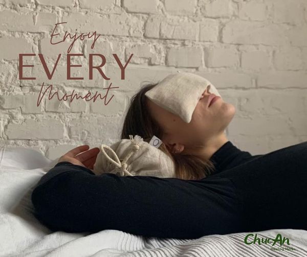 Gối chườm thảo dược - Chúc An (herbal healing pillows) ( Muối biển, ngải cứu, gừng, sả, nghệ, quế, đinh hương, lá thảo dược, nụ hoa thảo dược)