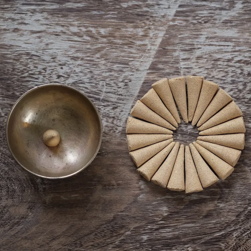 Nhang Nụ Palo Santo (Gỗ trắc xanh) – Palo Santo Incense Cones - Bèo Tấm