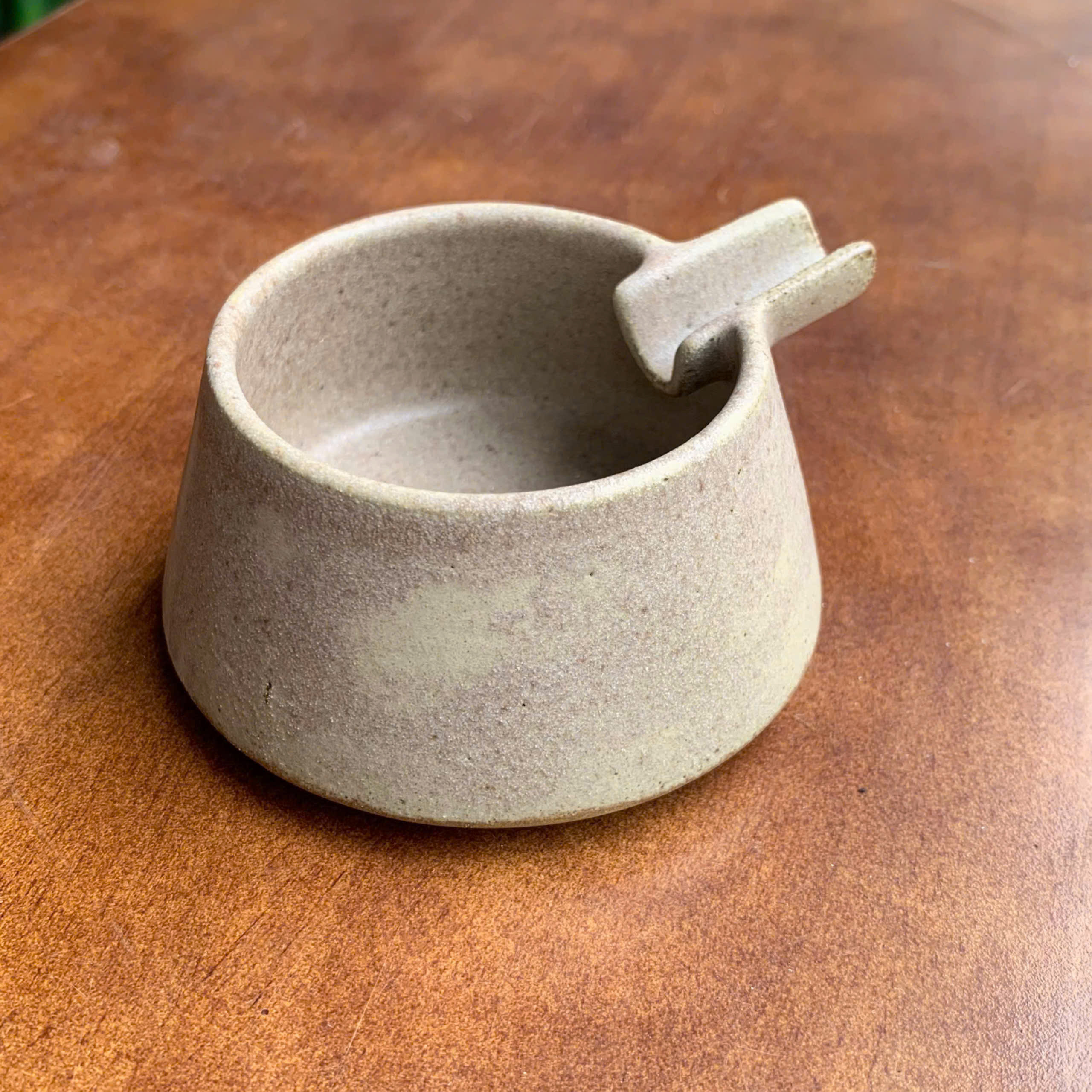 Gốm Sài Gòn (gạt tàn, lọ đốt tinh dầu, cờ caro) - handmade