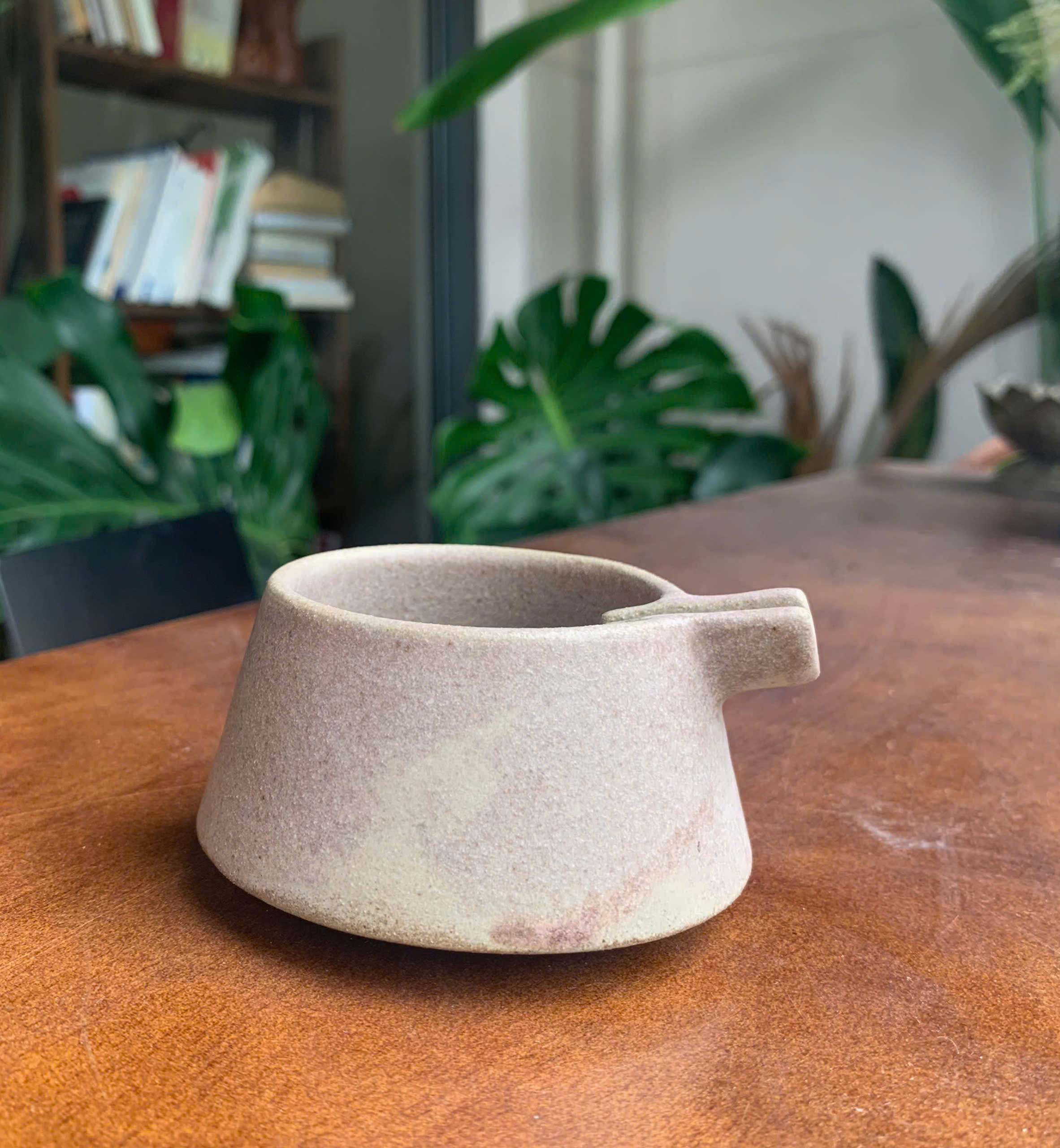 Gốm Sài Gòn (gạt tàn, lọ đốt tinh dầu, cờ caro) - handmade