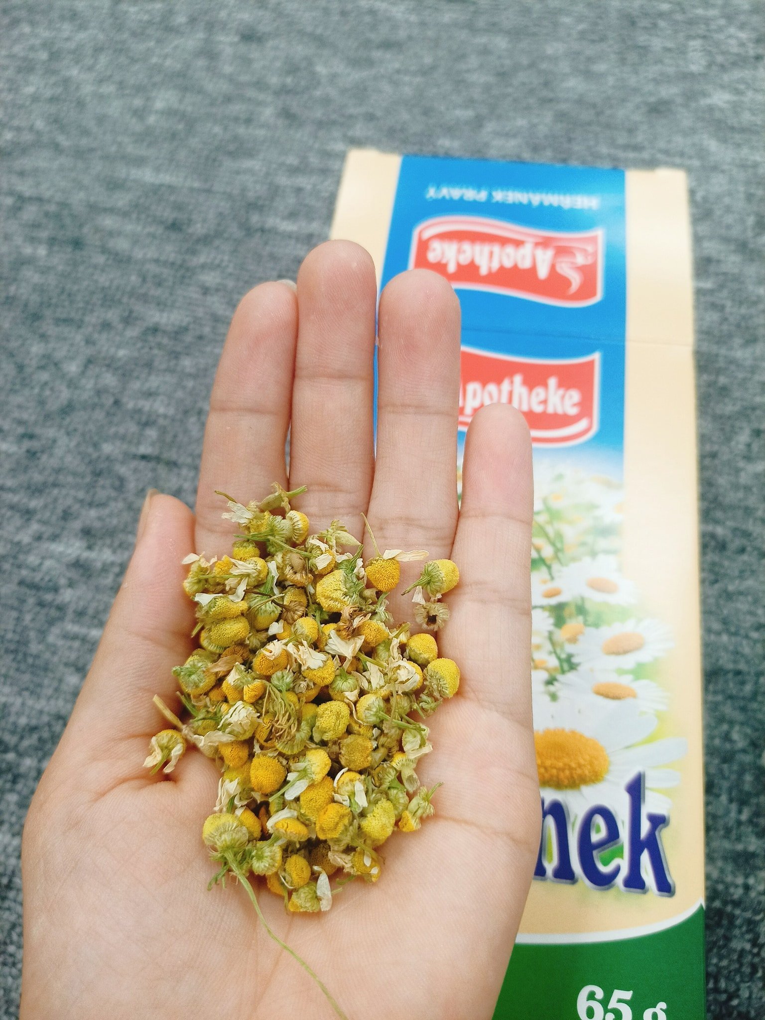 Trà hoa cúc nguyên bông Apotheke (65g)