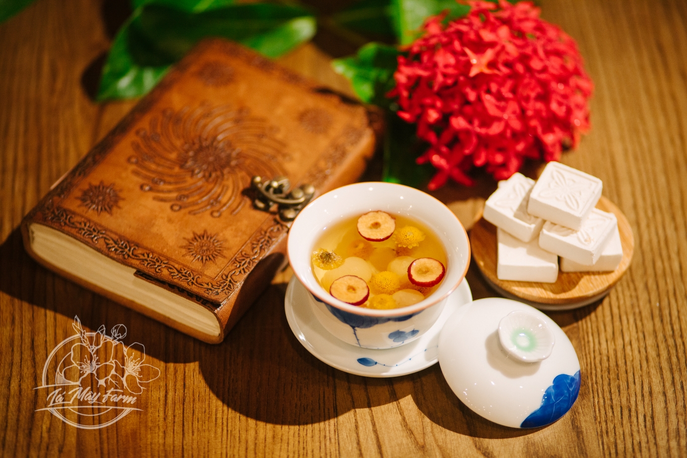 Set trà Niên Ý - hộp tre đan - Lá Mây Farm