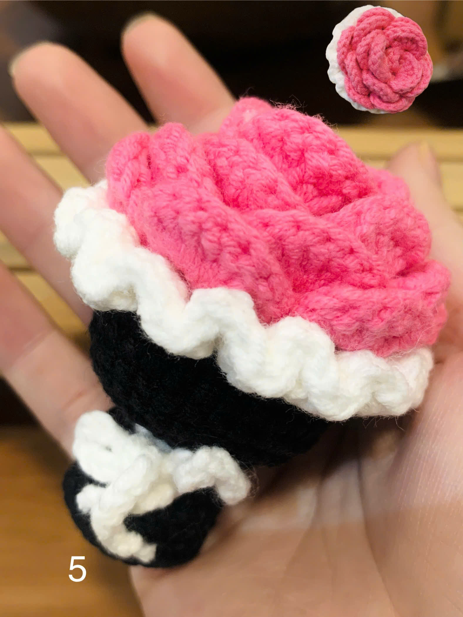 Đồ trang trí móc len handmade