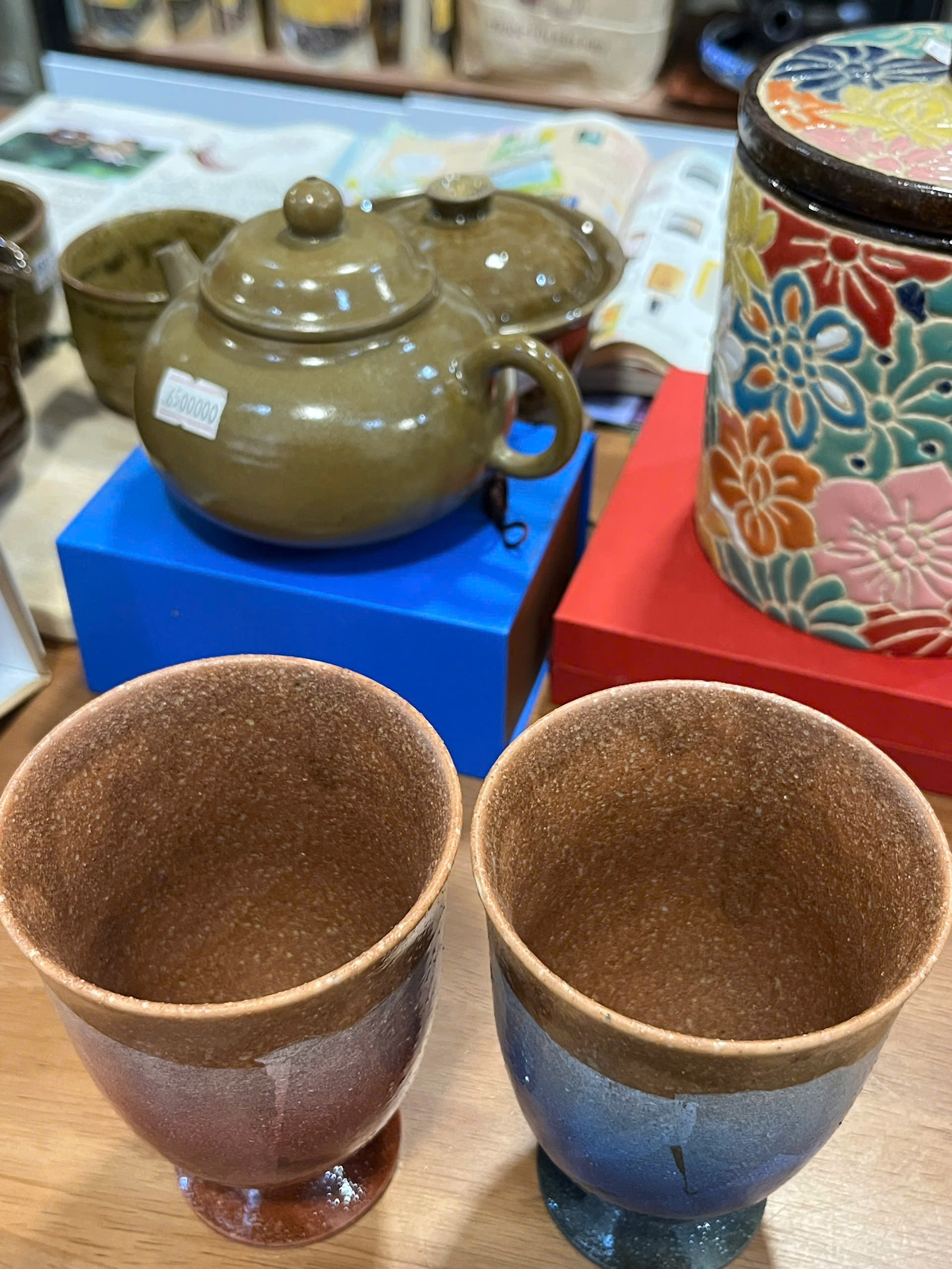 Cặp ly phu thê dáng cao Kutani, dát bạc dứơi men