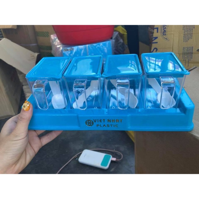 Bộ 4 Lọ Gia Vị Có Thìa Muỗng Nhựa Việt Nhật Hũ Đựng Gia Vị Có Nắp Đậy A5441