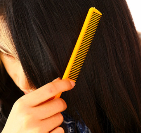 Lược Chải Tóc Rẽ Ngôi Tạo Kiểu Tóc Tiện Dụng A1054