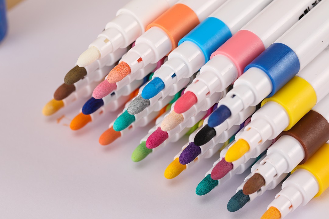 Bộ 48 Bút màu Acrylic Marker vẽ được trên Giấy ,nhựa, đá, thủy tinh A2521