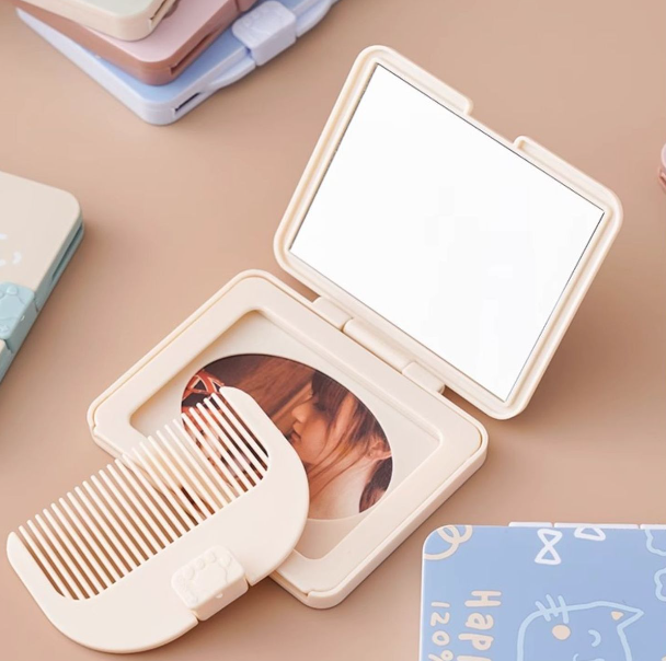 Gương Mini Nắp Gập Kèm Lược Trang Điểm Bỏ Túi A1322