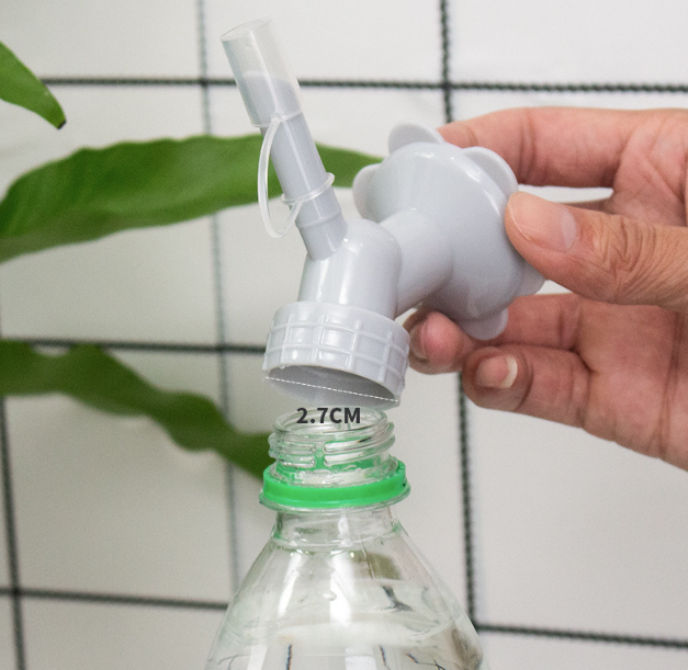 Vòi phun nước hoa hướng dương hai đầu tự động tưới nước làm vườn từ chai đựng đồ uống đã sử dụng L0613