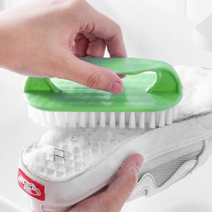 Bàn chải giặt đồ vệ sinh bàn chải chà giày chà quần áo mềm bằng nhựa có tay cầm L0652