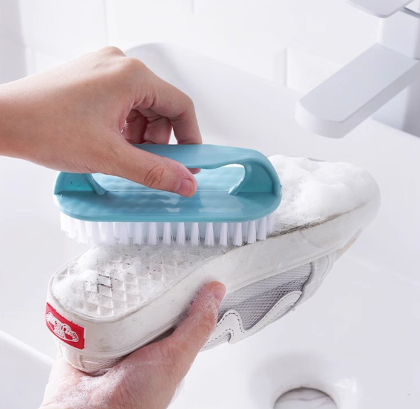 Bàn chải giặt đồ vệ sinh bàn chải chà giày chà quần áo mềm bằng nhựa có tay cầm L0652