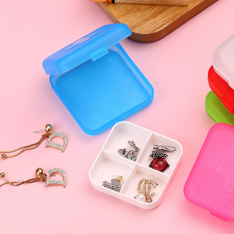 Hộp đựng thuốc 4 ngăn 4 liều bỏ túi  du lịch hình chữ thập bốn ô vuông hộp đựng thuốc mini di động L0731