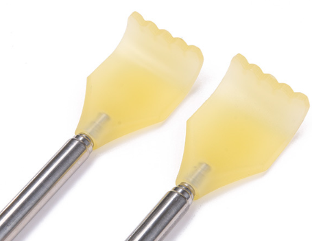Dụng cụ cào lưng bằng thép không gỉ có thể thu vào bốn đoạn để mát xa cho người già A1057