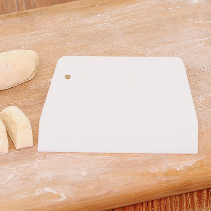 Dụng cụ cắt bột đa năng bằng nhựa tiện lợi làm bánh, chia bột, nạo bột nhà bếp chuyên dụng A1216