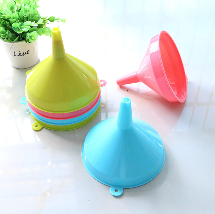 Phễu Nhựa Rót Chất Lỏng Mini Đa Năng – Phễu Rót Dầu Ăn, Phụ Gia, Nước, Phễu Lọc Nhà Bếp A1622