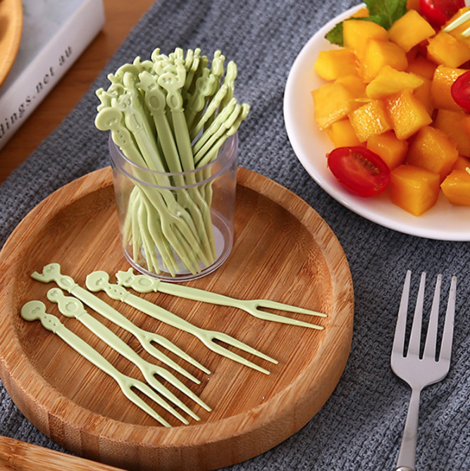 Hộp 50 nĩa nhựa ăn trái cây dùng một lần nĩa ăn bánh tráng miệng ăn vặt sử dụng quán ăn nhà hàng L1053