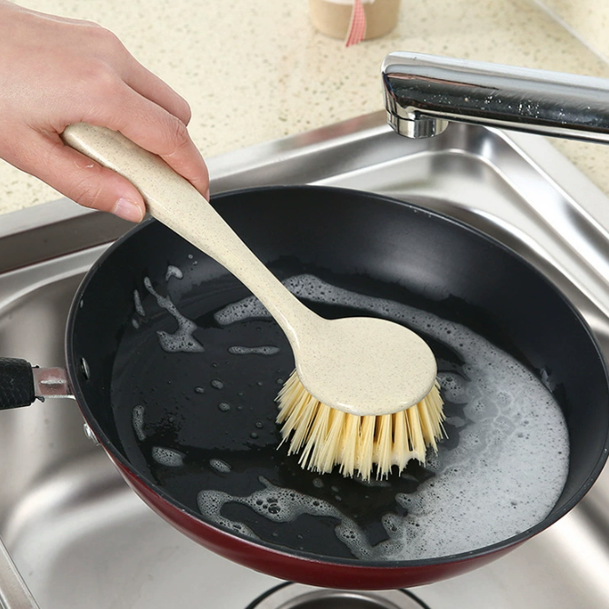 Bàn chải rửa chén bát chà nồi cán dài vệ sinh nhà bếp, bàn chải vệ sinh chùi rửa xoong nồi L1253