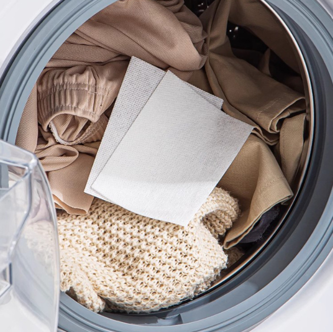 Bịch 50 miếng giấy thấm màu giặt quần áo hỗn hợp ngăn ố màu, giấy giặt ngăn quần áo bị nhiễm màu L1443