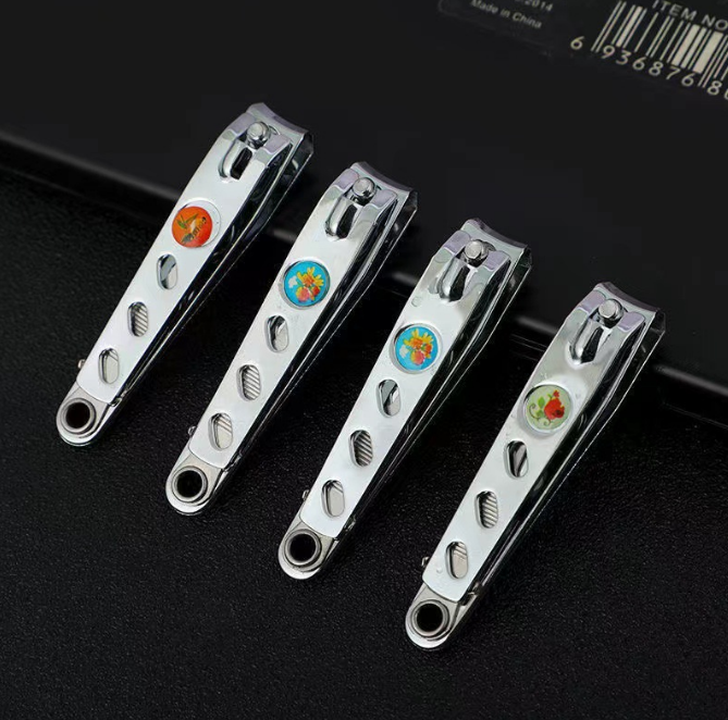 Kềm cắt móng tay bằng thép không gỉ lớn 3 lỗ kèm dụng cụ lấy ráy tai A1328