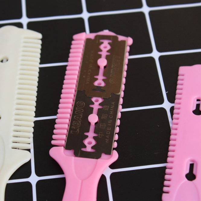 Lược tỉa tóc cắt tóc 2 đầu, lược nhựa lưỡi hai mặt tiện lợi A1348