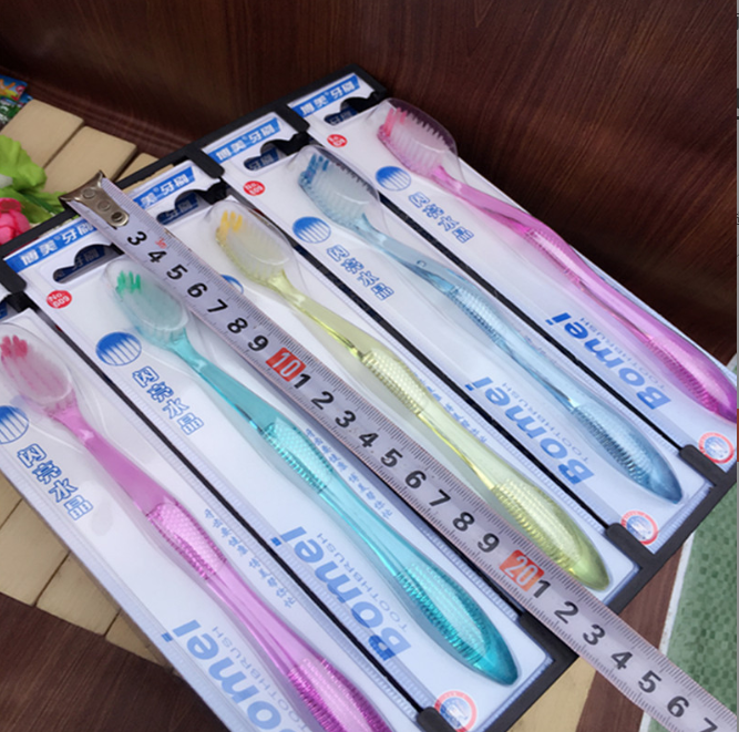 BÀN CHẢI ĐÁNH RĂNG NHIỀU MÀU BOMEI A1453