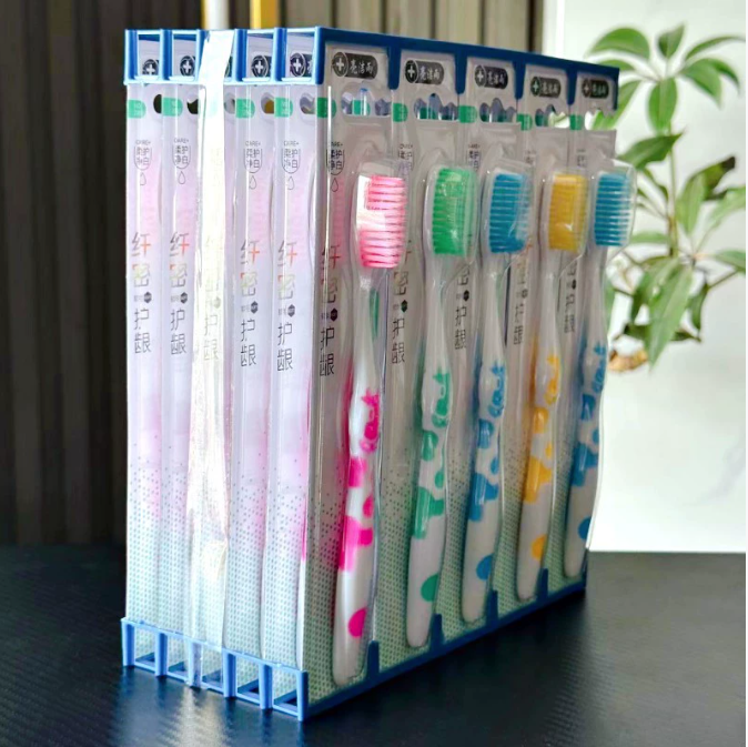 BÀN CHẢI ĐÁNH RĂNG NHIỀU MÀU T0543