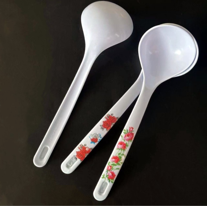 Muôi múc canh lớn Melamine, Muôi múc canh lớn bằng nhựa họa tiết xinh xắn A4231