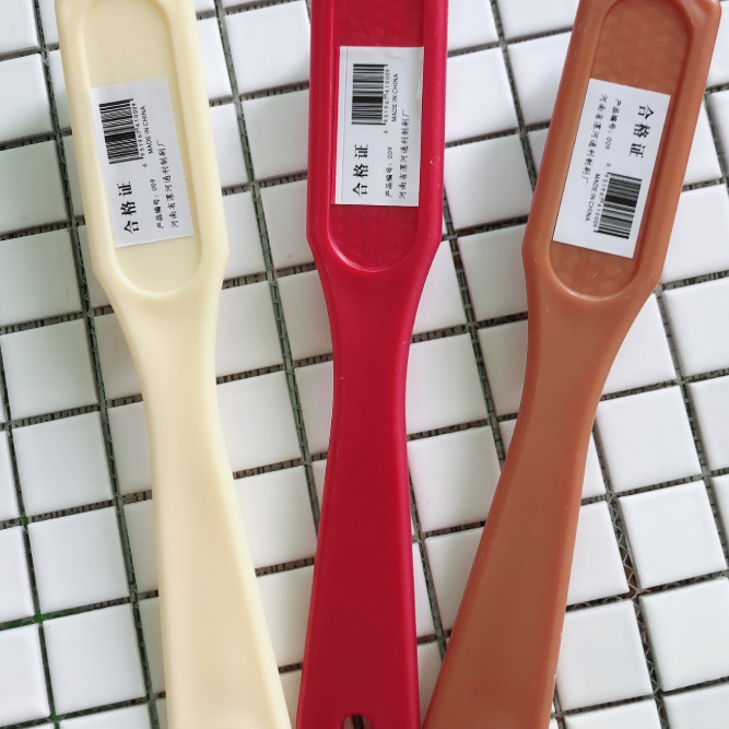 Bàn chải giày giặt quần áo cán dài bằng nhựa kiểu dáng mới L1623