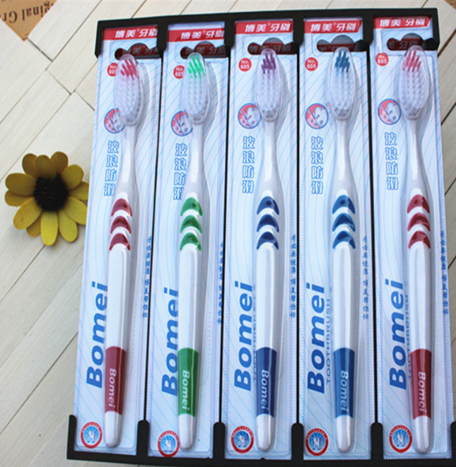 BÀN CHẢI ĐÁNH RĂNG BOMEI- TRẮNG T0141