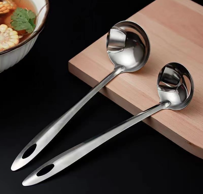 Muôi múc canh bằng thép không gỉ, dùng để múc canh và cháo, thìa cán dài L1911