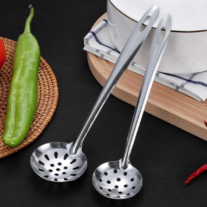 Muôi múc canh bằng thép không gỉ, dùng để múc canh và cháo, thìa cán dài L1911