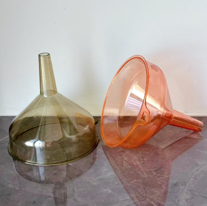 Phễu rót rượu vang trong suốt lớn, dày dùng trong nhà bếp và gia đình L1944