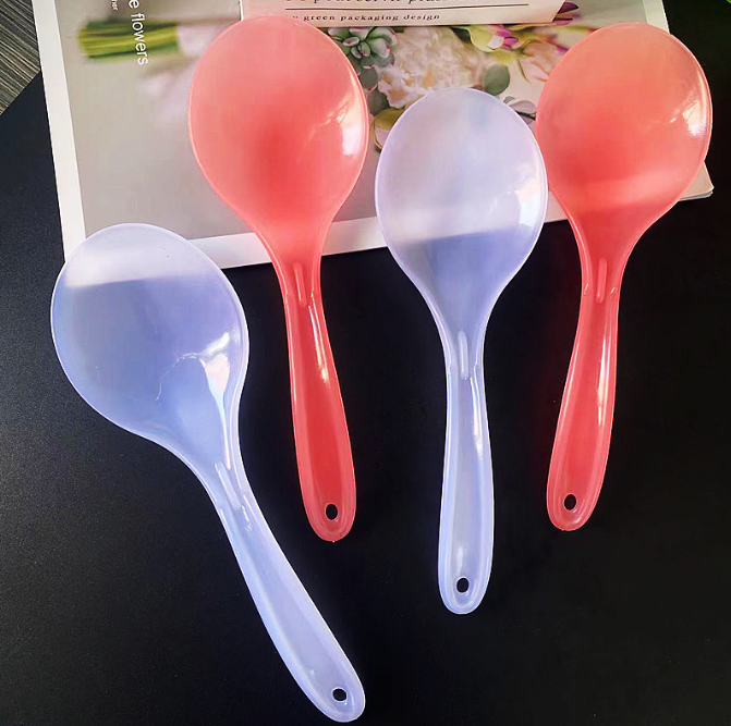 Thìa nhựa lớn xới cơm, màu đỏ và trắng ngẫu nhiên, muỗng múc cơm múc canh đa năng L2044