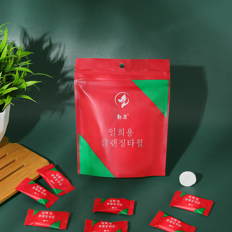 Khăn Giấy Nén Dạng Viên Kẹo Đỏ Khăn Lau Mặt Dùng 1 Lần Tiện Dụng (Kẹo Đỏ) A1132
