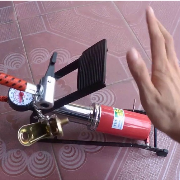 Bơm Hơi Đạp Chân Cho ÔTÔ , Xe Máy, Xe Đạp, Bơm Bong Bóng Đa Năng A4411
