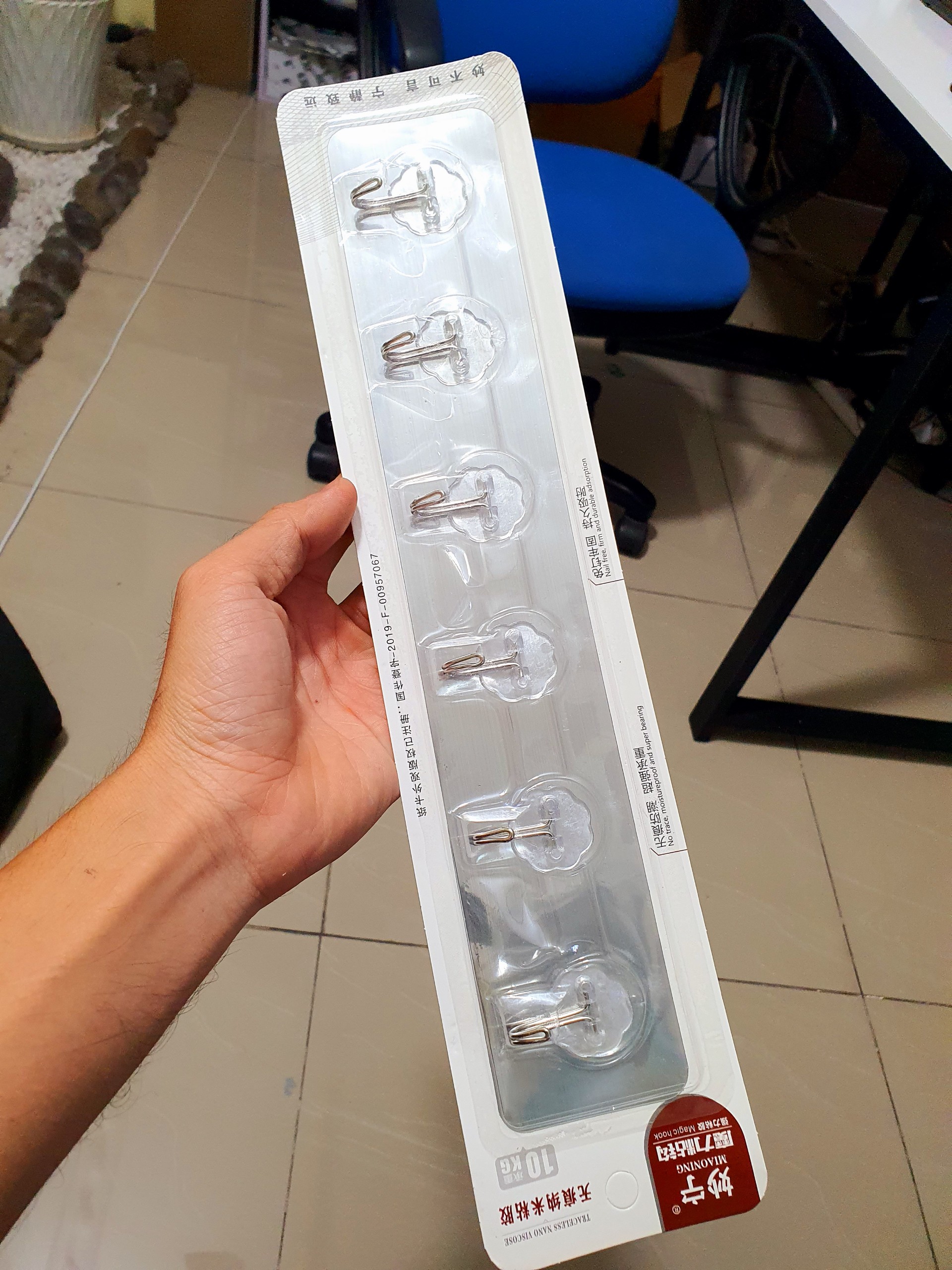Thanh Kim Loại Dán Tường 6 Móc Treo Đồ A5311