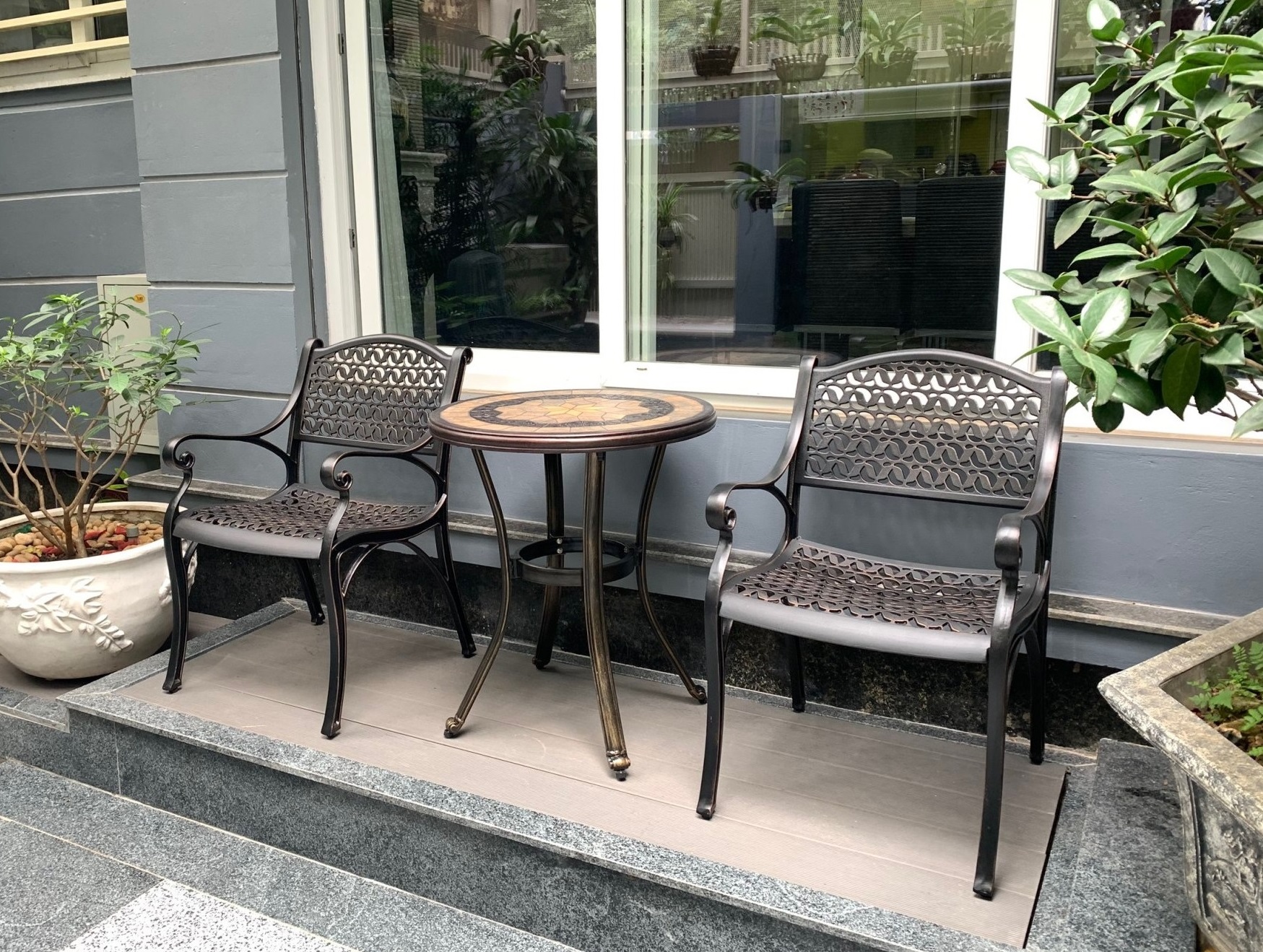 Bàn Ghế Sân Vườn Và Những Lưu Ý Khi Chọn Bàn Ghế Sân Vườn