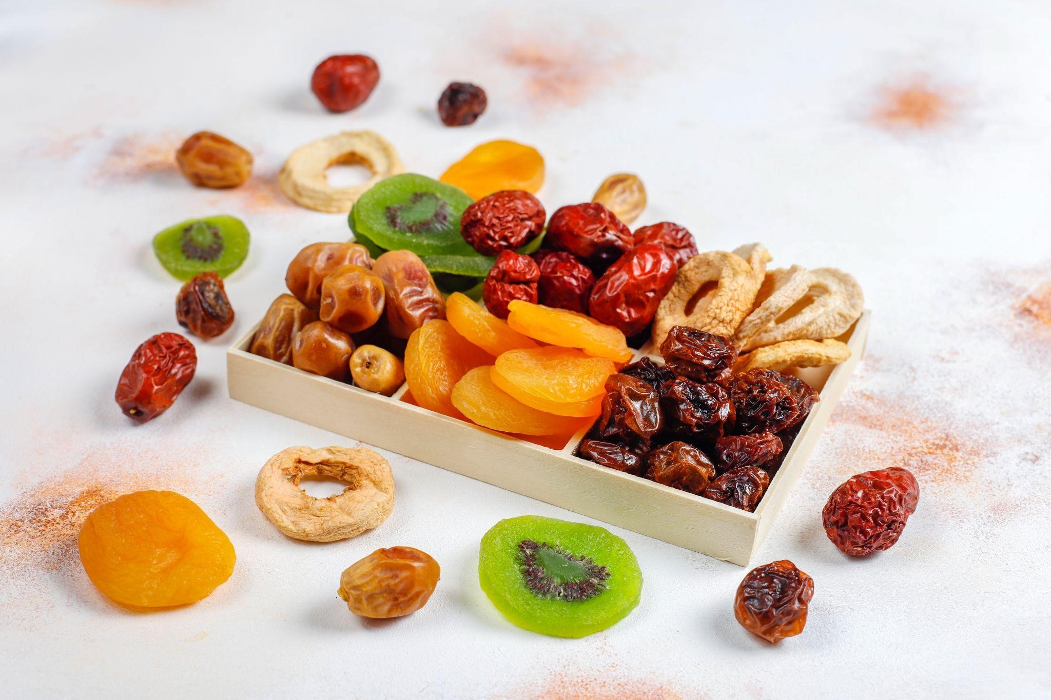 Sử dụng hoa quả tươi và khô giàu đường tự nhiên
